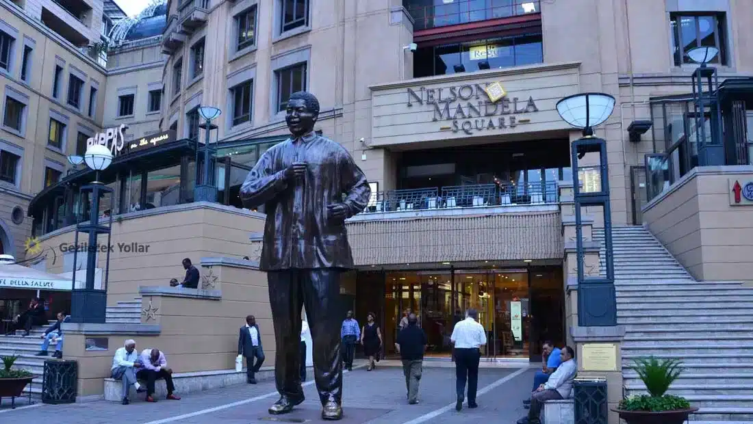 5.GÜN 5 ŞUBAT PERŞEMBE: JOHANNESBURG – SUN CİTY – ASLAN PARKI – LESEDİ TATİL KÖYÜ